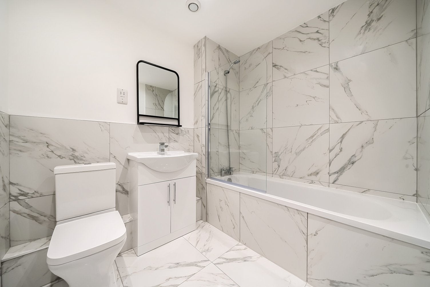 Flat Palace Grove in Greater London