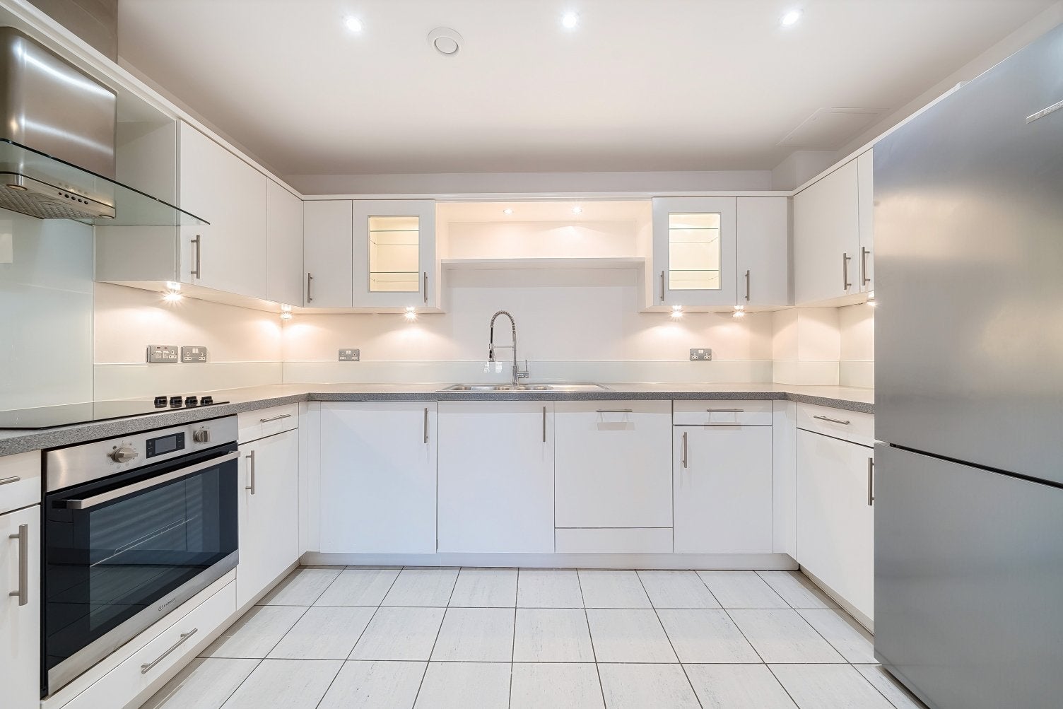 Flat Palace Grove in Greater London