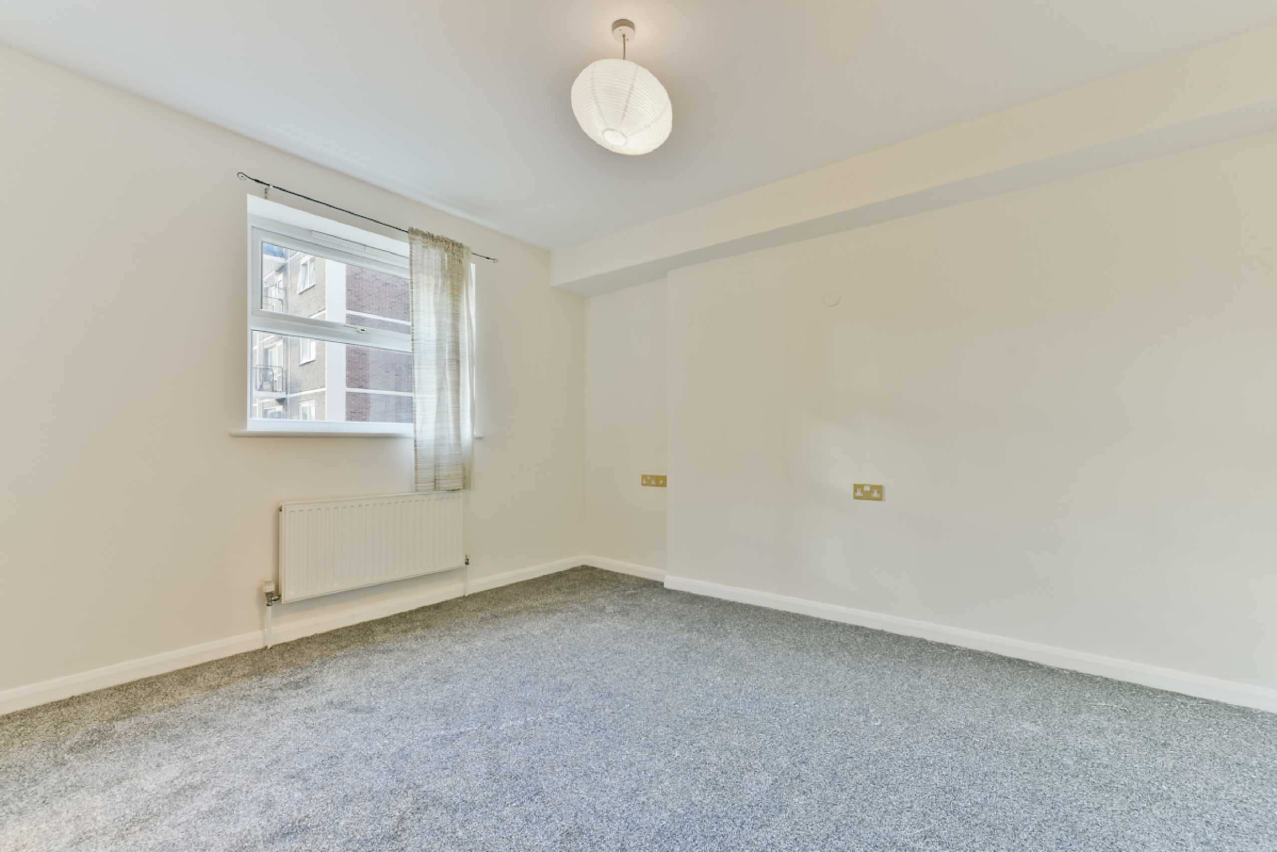 Flat Maltby Street in Greater London