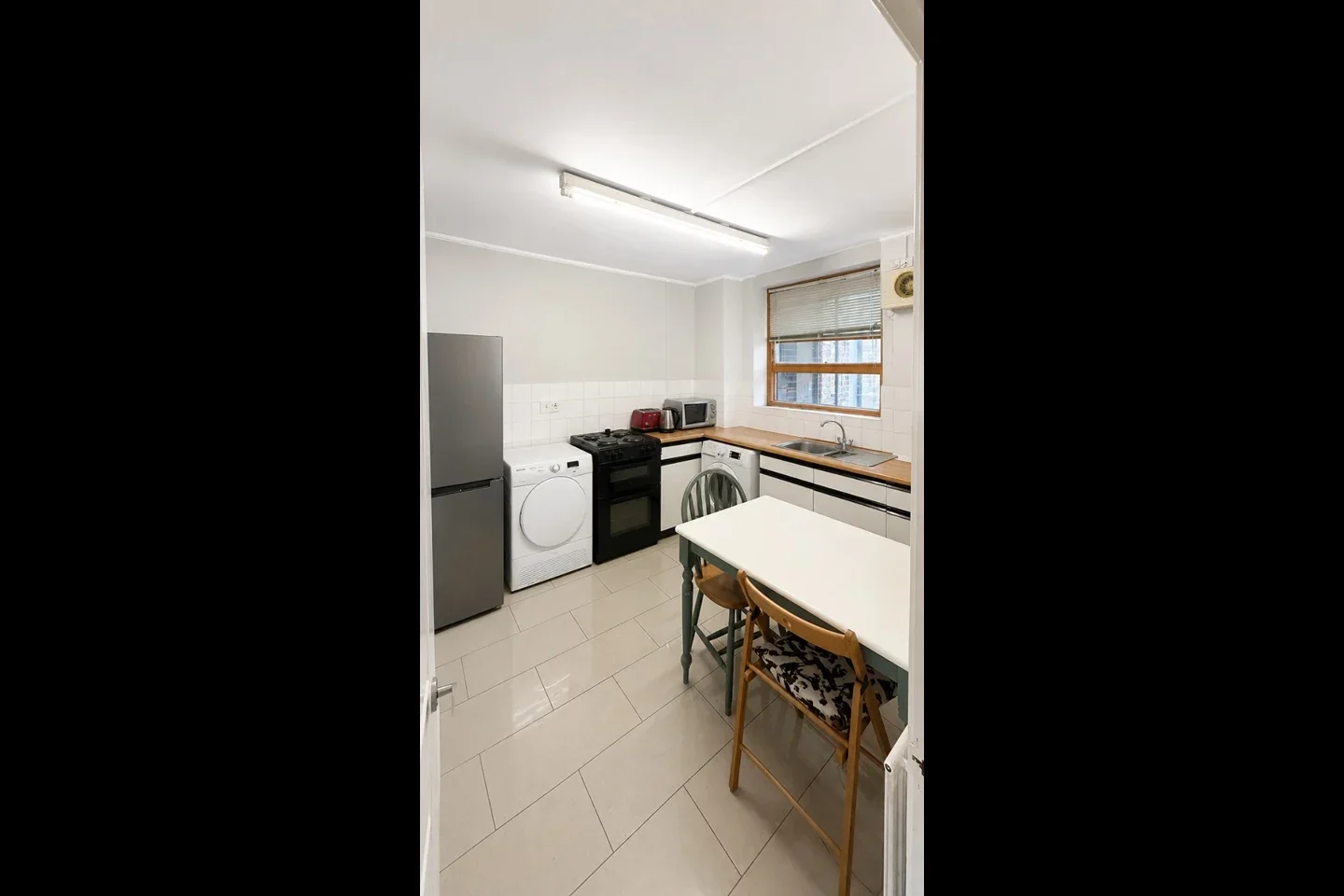 Room Morecambe Street in Greater London