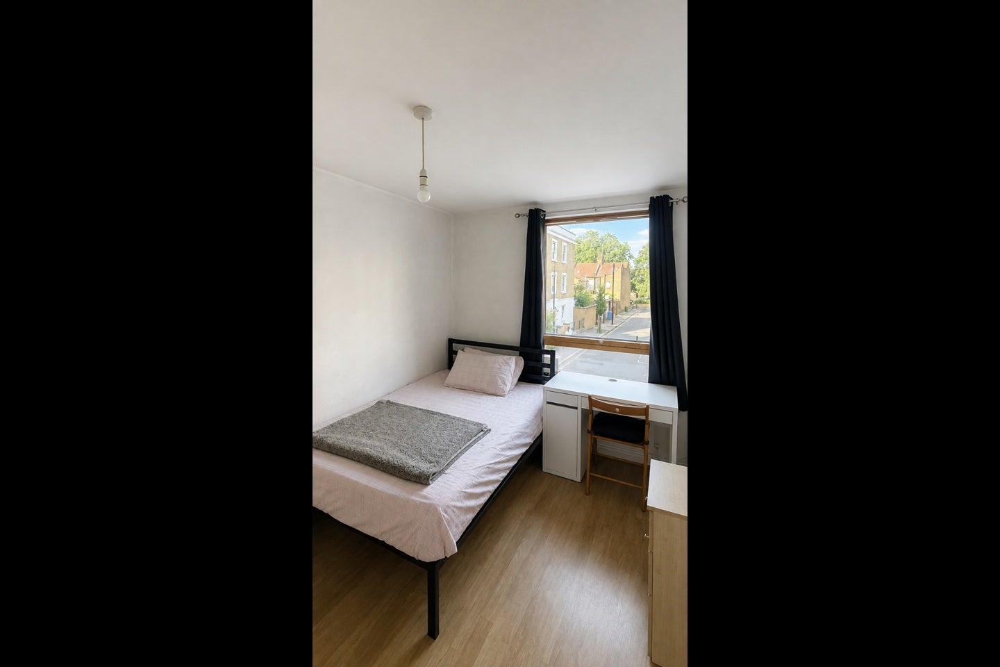 Room Morecambe Street in Greater London