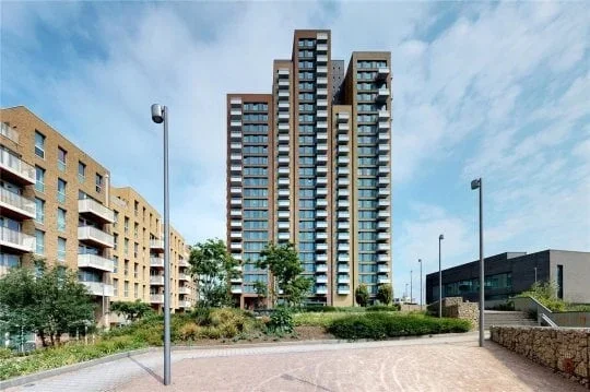 Flat Jefferson Plaza in Greater London