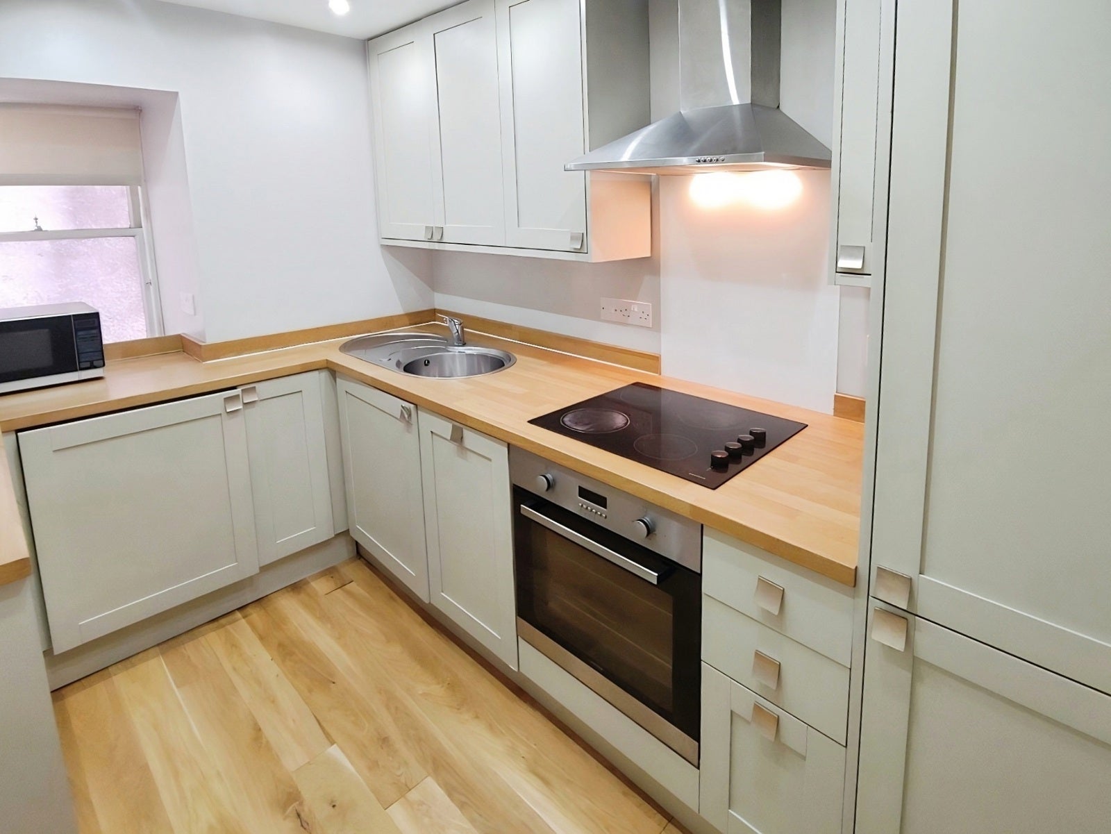Flat Nicolson Street in City of Edinburgh