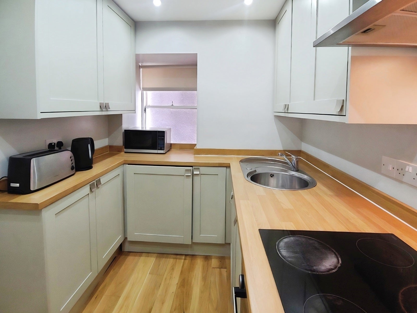 Flat Nicolson Street in City of Edinburgh