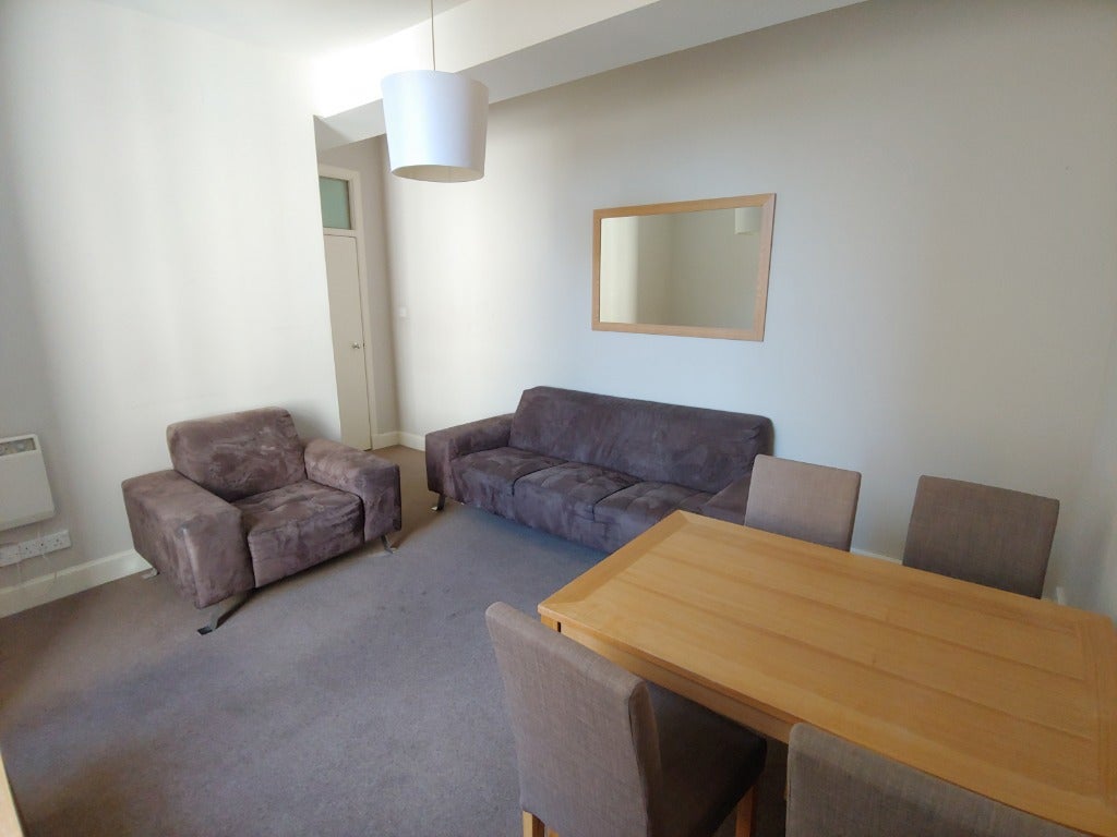Flat Nicolson Street in City of Edinburgh