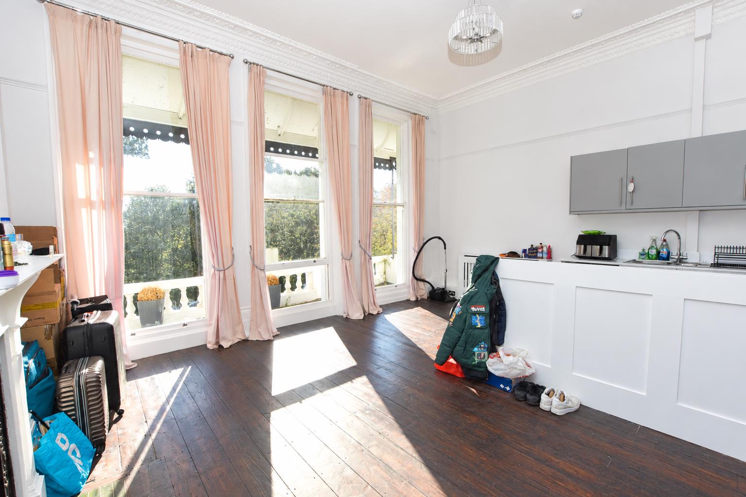 Flat Markwick Terrace in Hastings