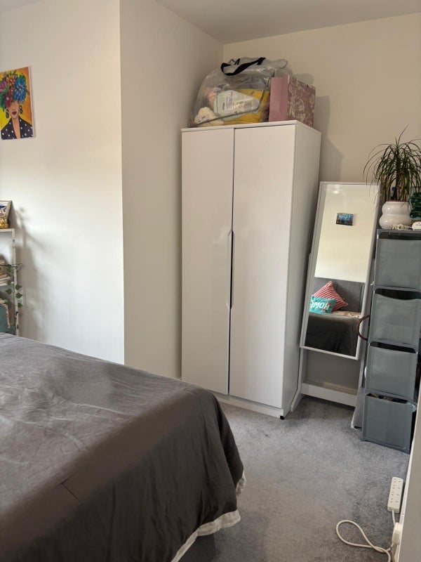 Room North Woolwich Road in Greater London