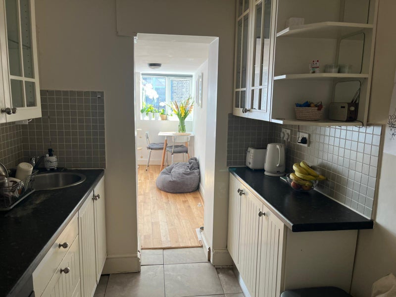Flat Kingsland Road in Greater London