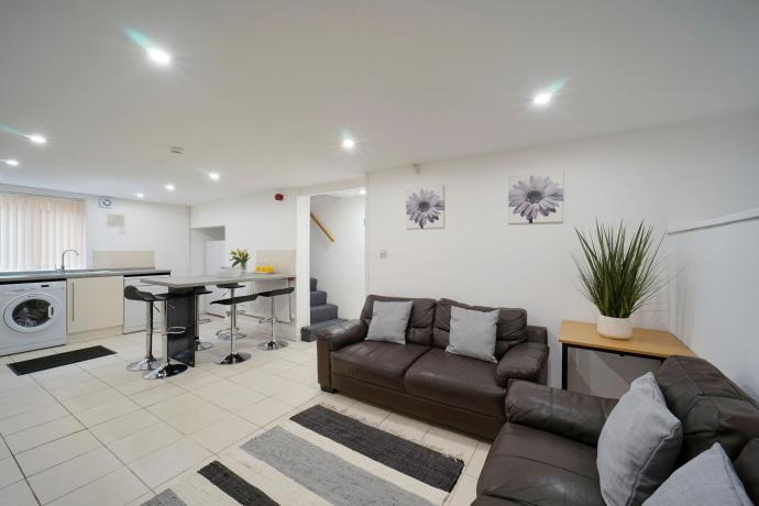 Room Delph Mount in Leeds