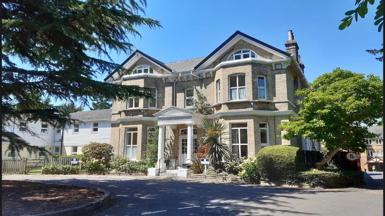 Room Epsom Road in Epsom and Ewell