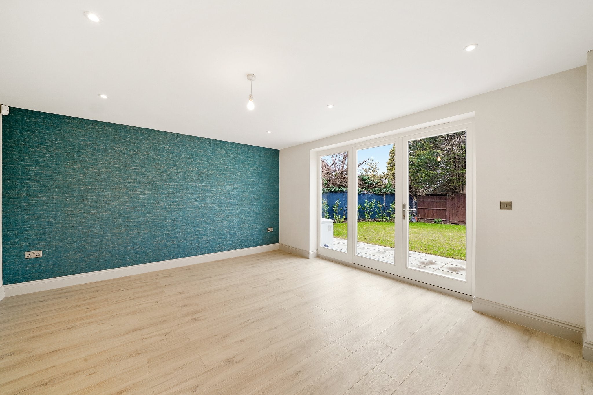 Flat Riefield Road in Greater London