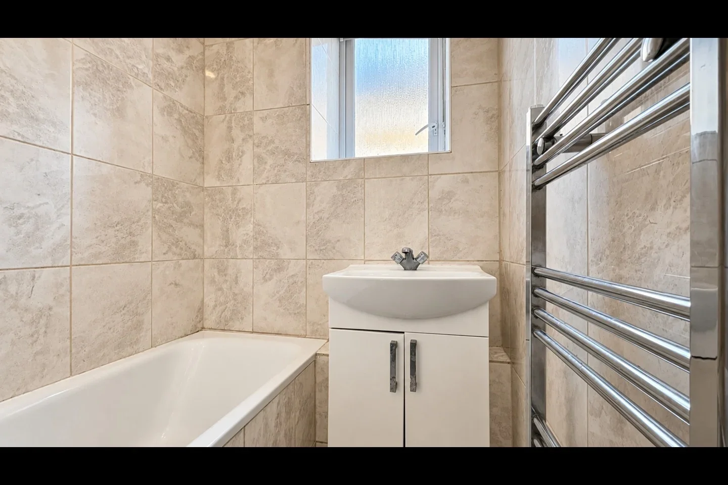 Flat Triangle Place in Greater London