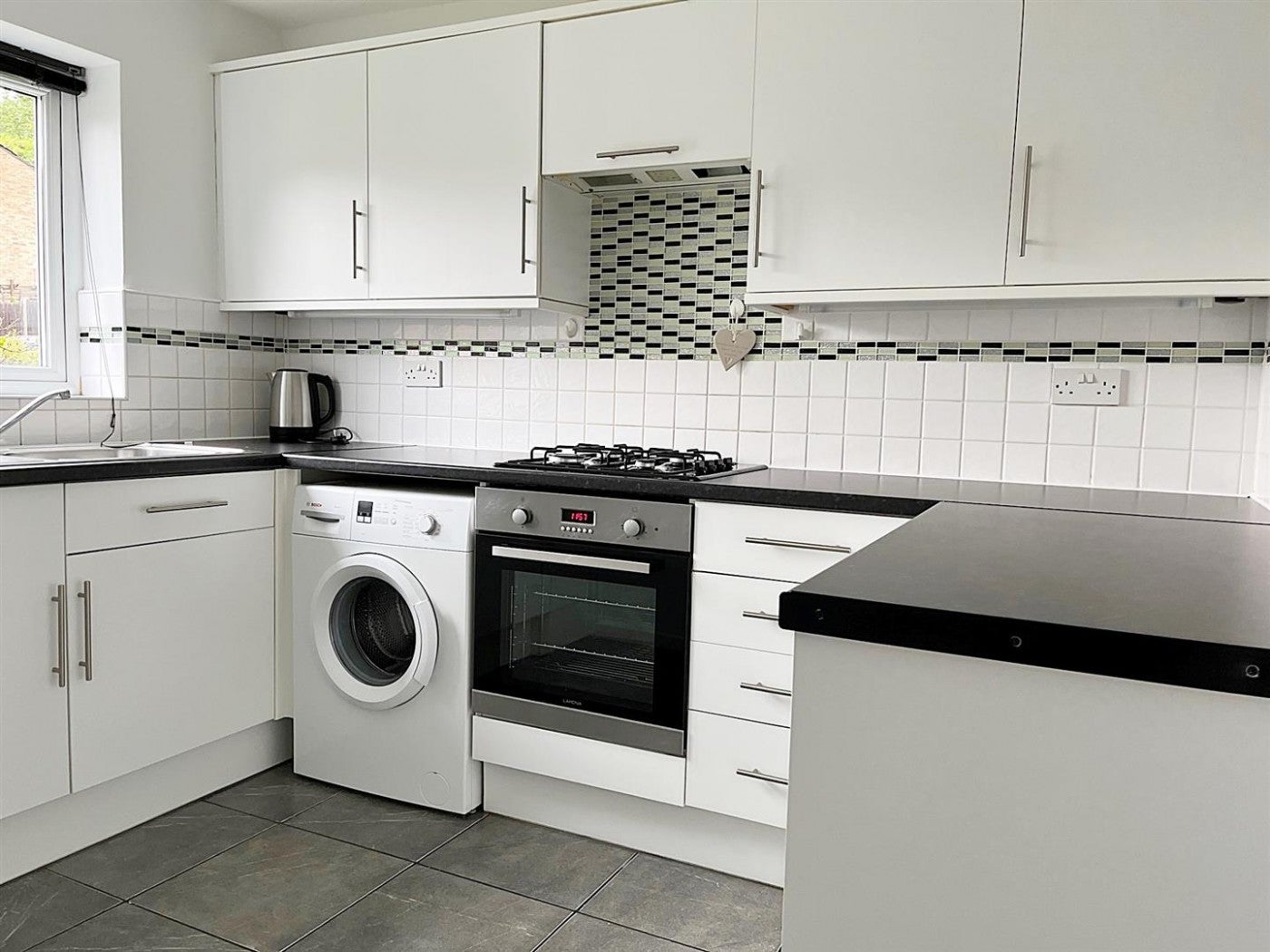 House Neagle Close in Hertsmere