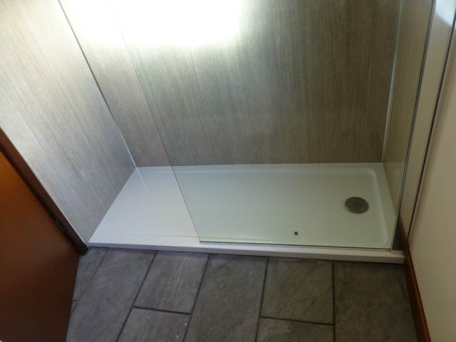 Flat B4300 in Capel Dewi