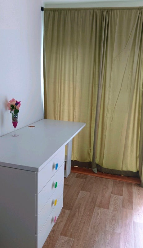 Room Gwent Close in Liverpool
