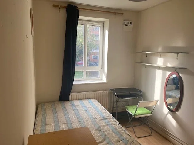 Room Edith Villas in Greater London