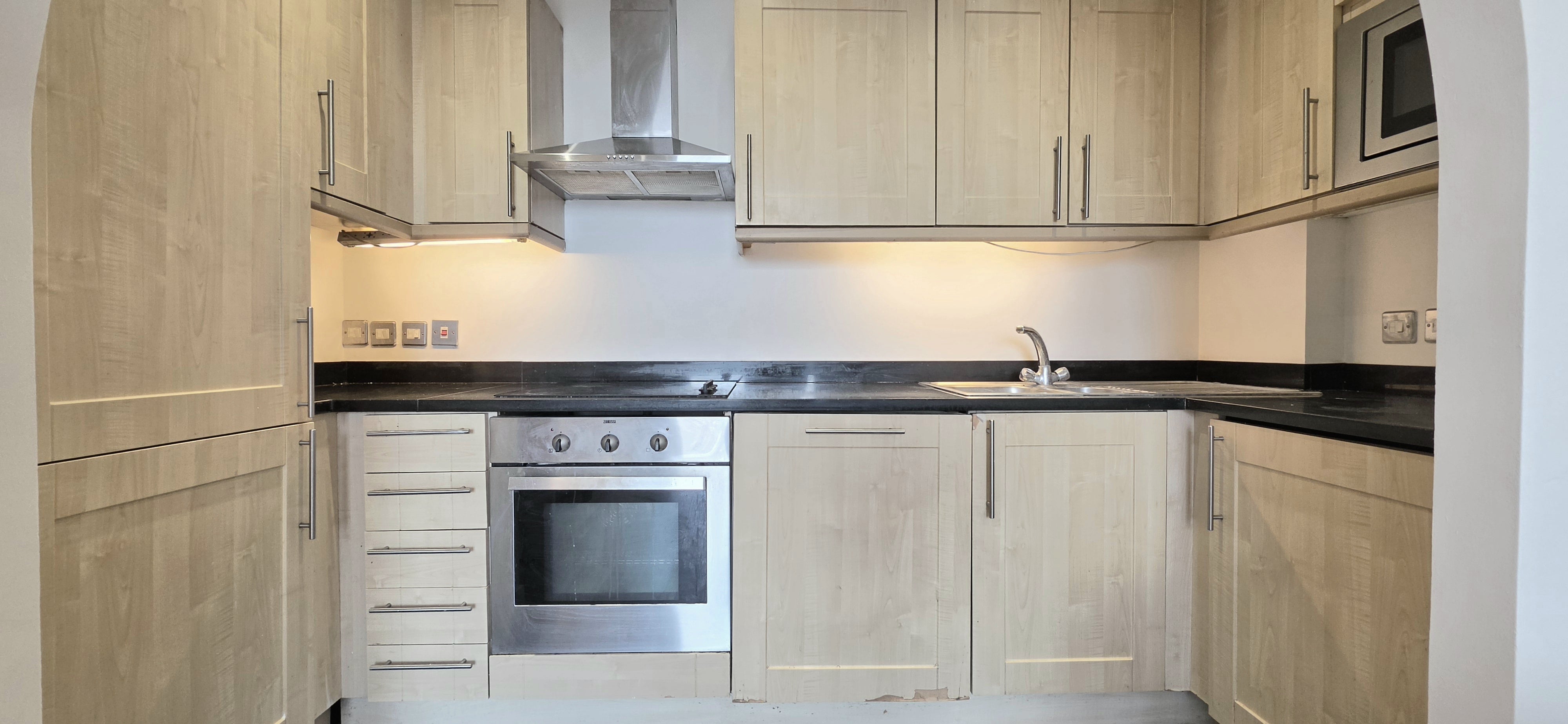 Flat Lyon Road in Greater London