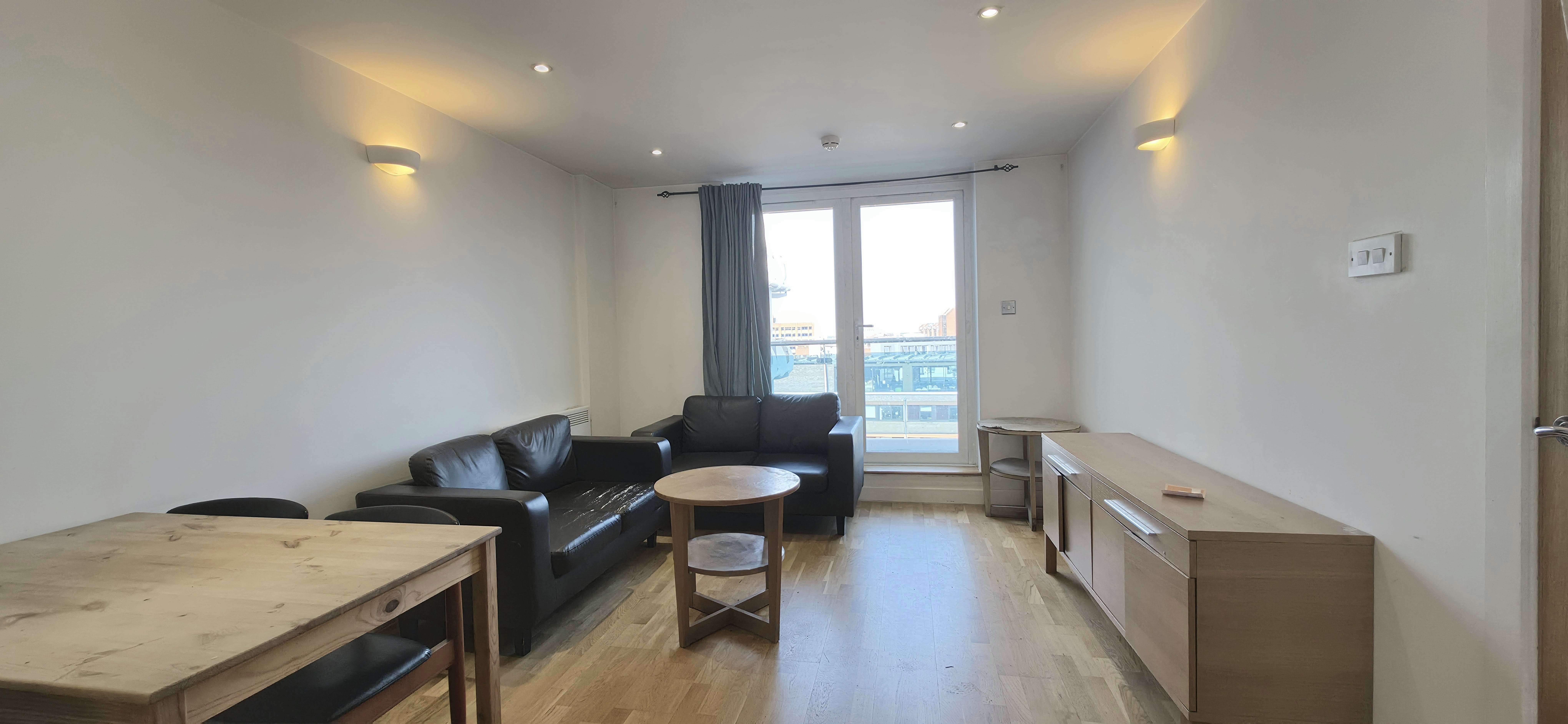Flat Lyon Road in Greater London