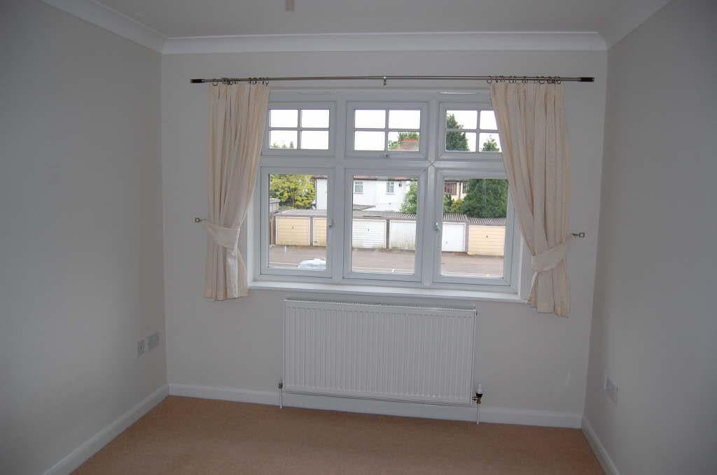 Flat Clements Mead in Mole Valley
