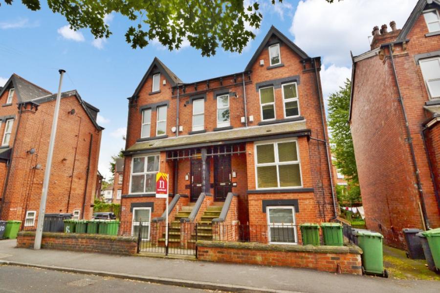 Flat Brookfield Avenue in Leeds