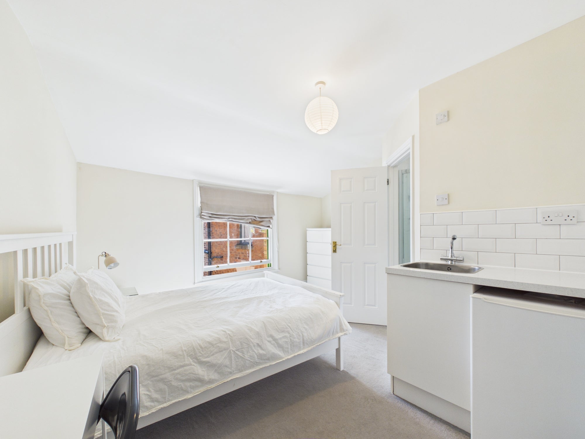 Room Brunswick Square in Gloucester