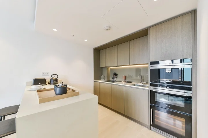Flat Blackfriars Road in Greater London