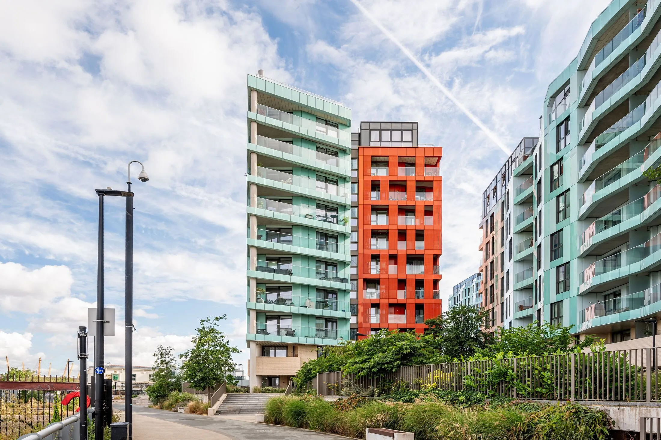 Flat Telegraph Avenue in Greater London