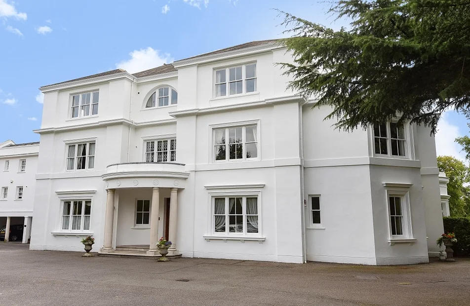 Flat Kingston Hill Place in Greater London