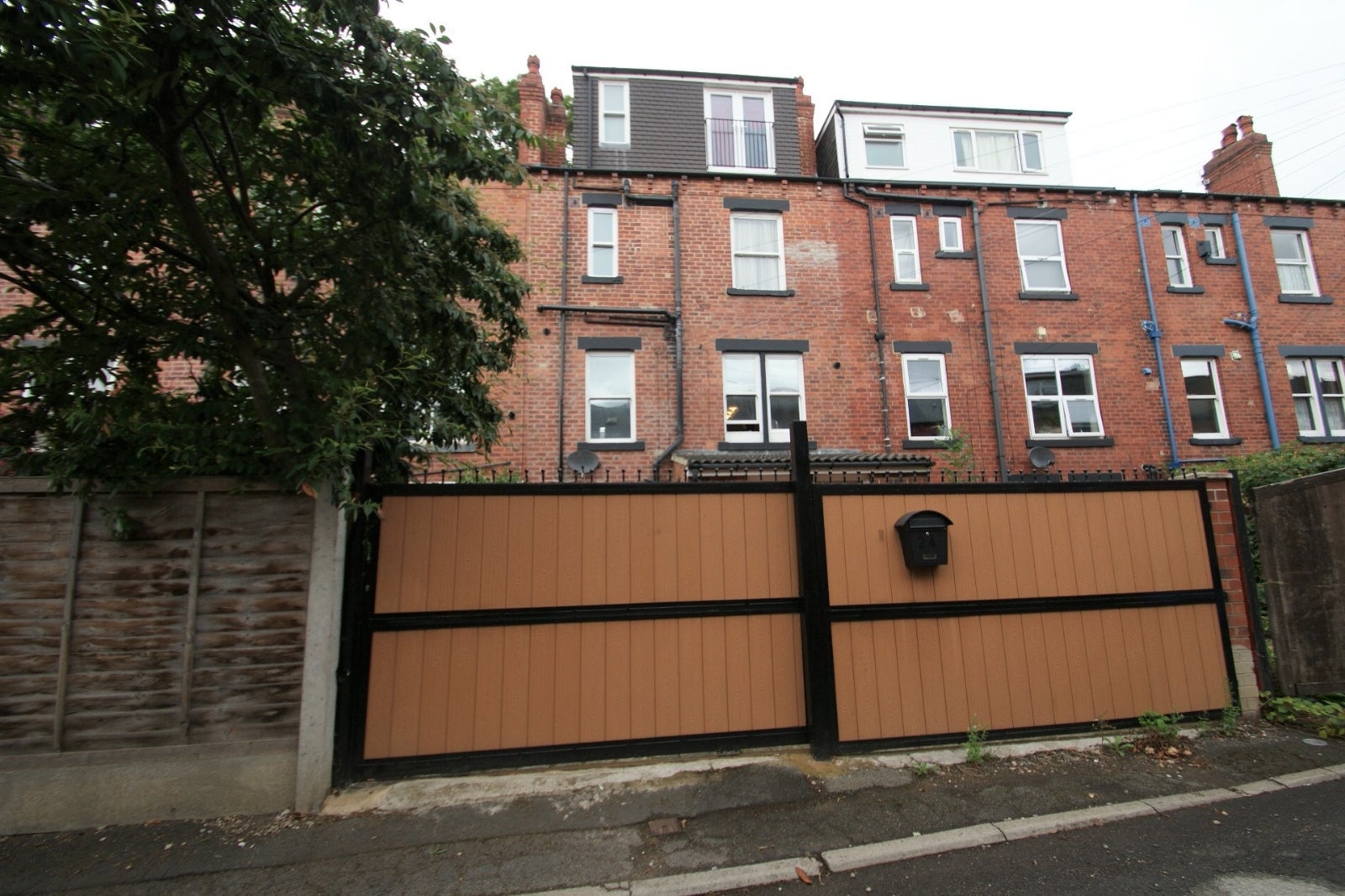 Flat Back Hill Top Mount in Leeds