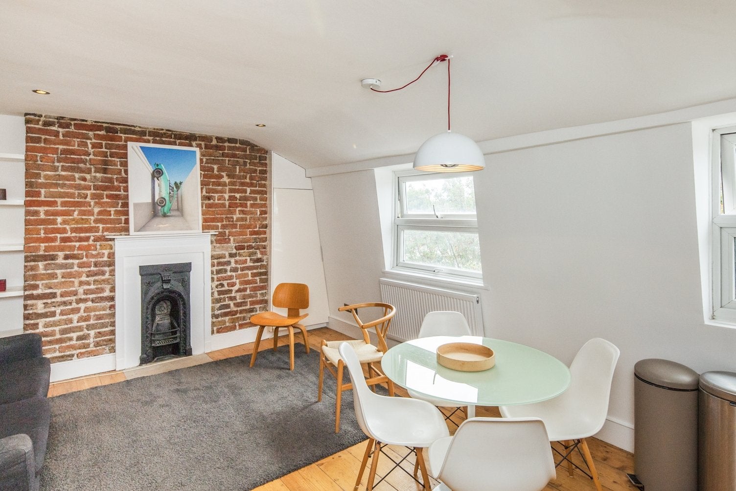 Flat Burchell Road in Greater London