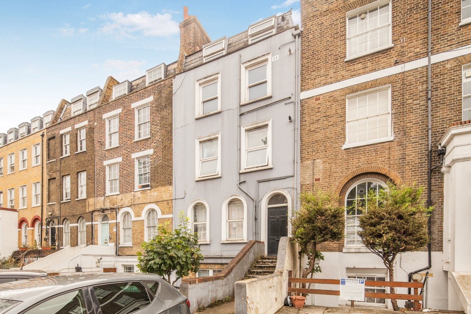 Flat Burchell Road in Greater London
