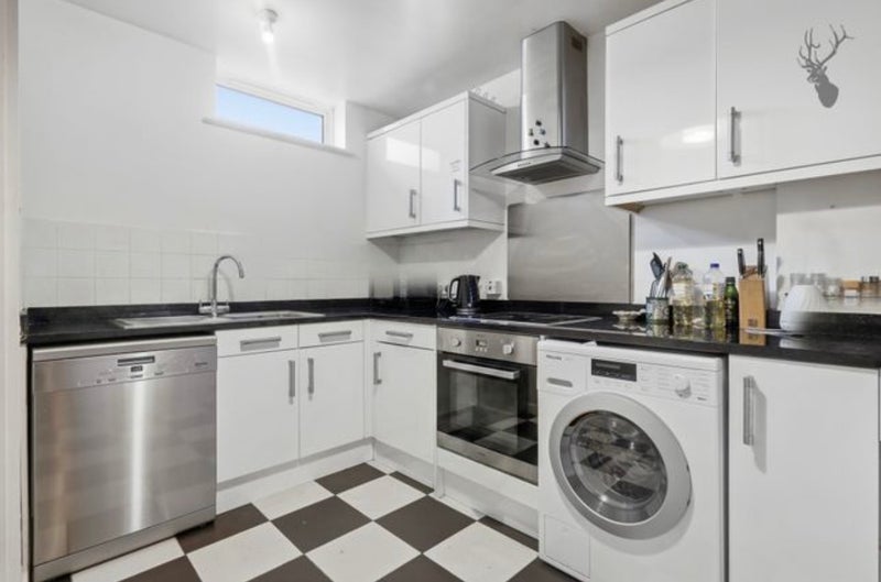 Room Blondin Street in Greater London