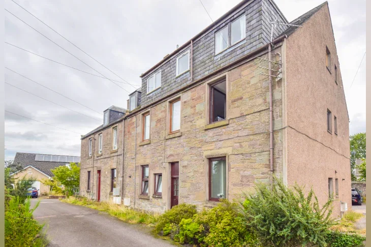 Flat Suttieside Road in Forfar