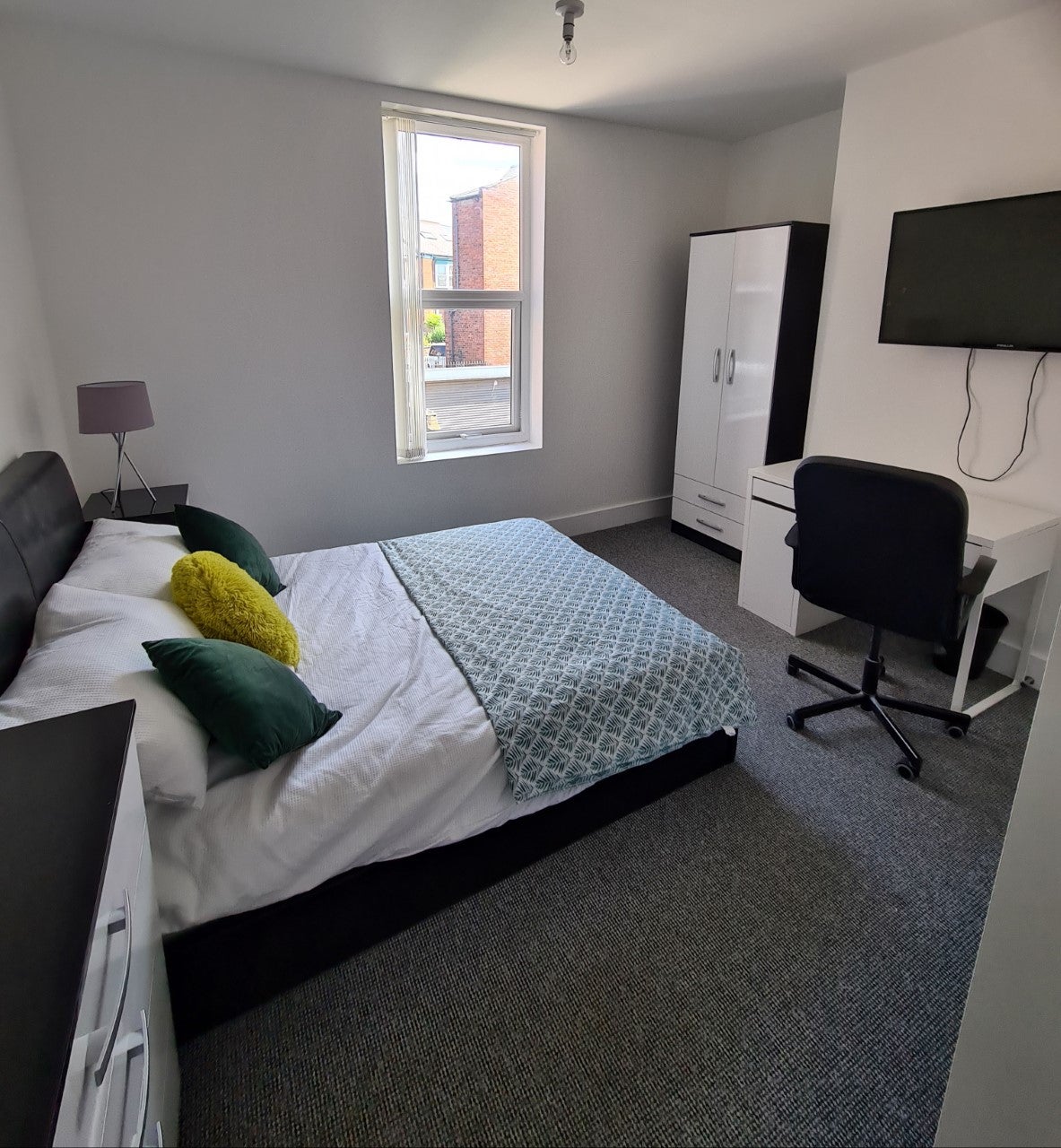 Room Durham Road in Sunderland