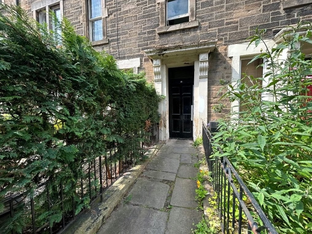 Flat Glen Street in City of Edinburgh