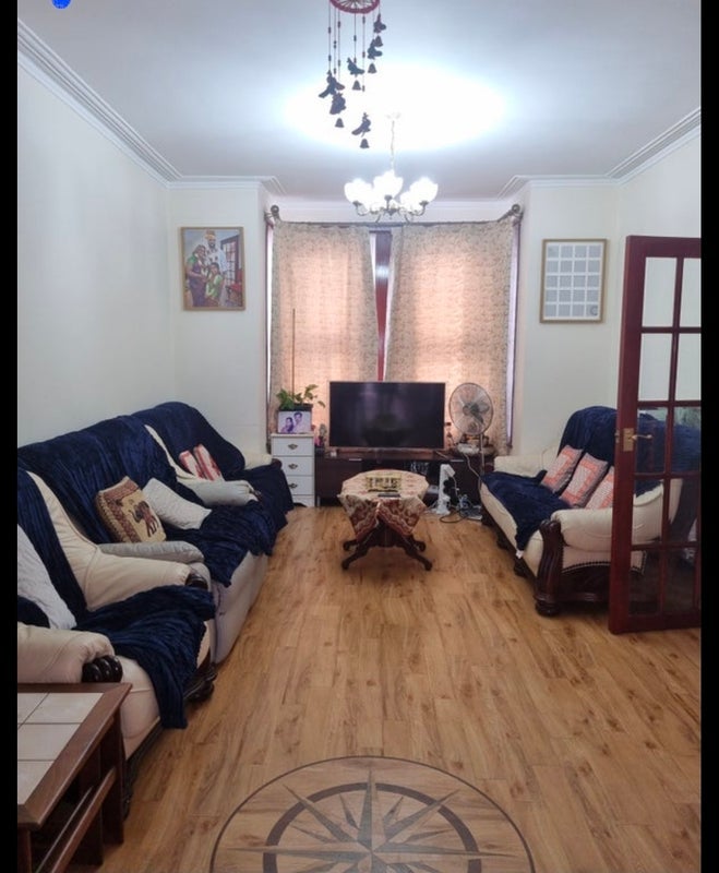 Room Shakespeare Crescent in Greater London
