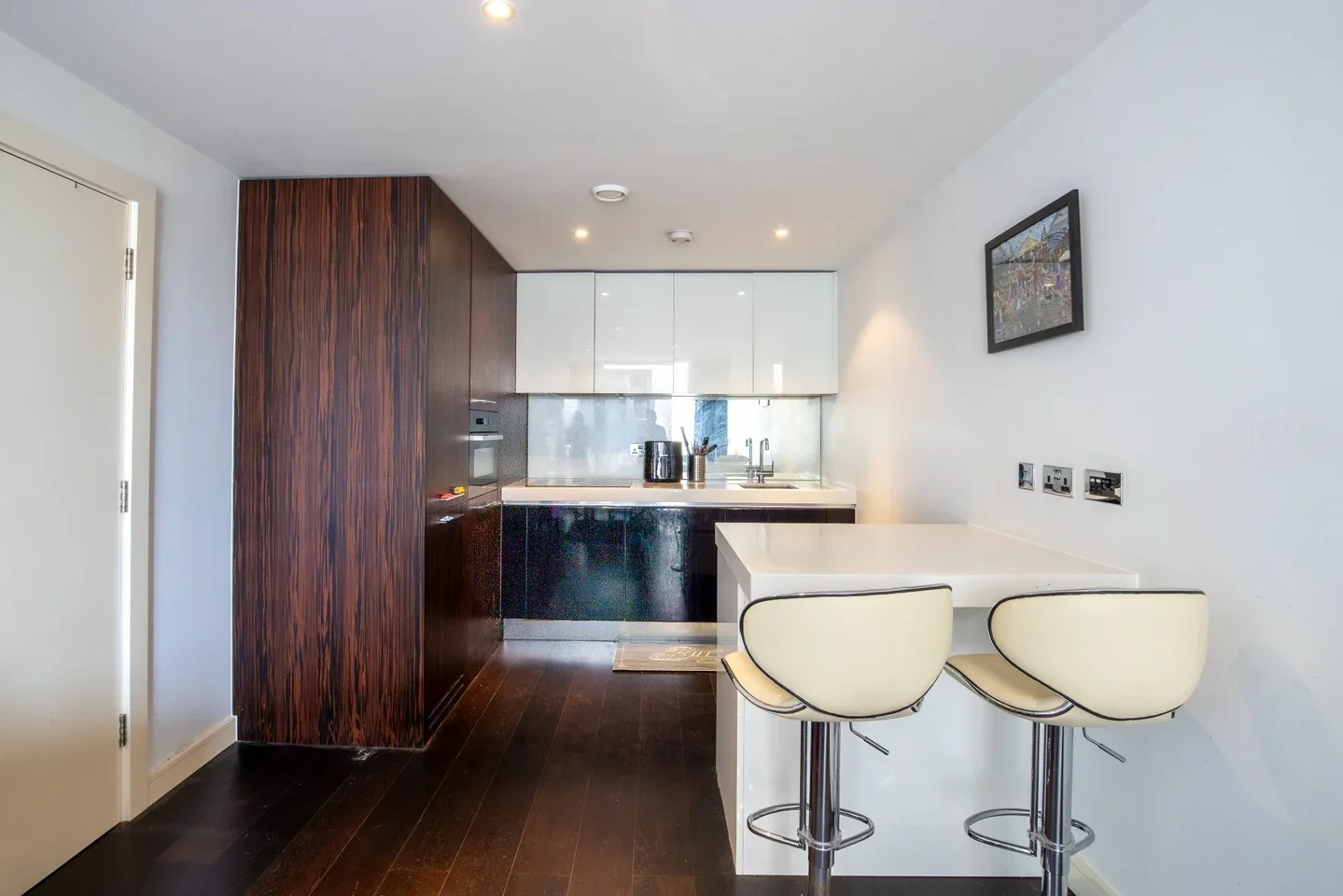 Flat Gatliff Road in City of Westminster