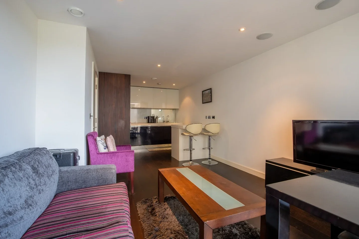 Flat Gatliff Road in City of Westminster