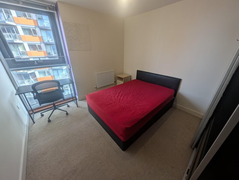 Room Blackwall Way in Greater London