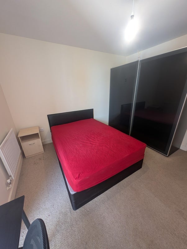 Room Blackwall Way in Greater London