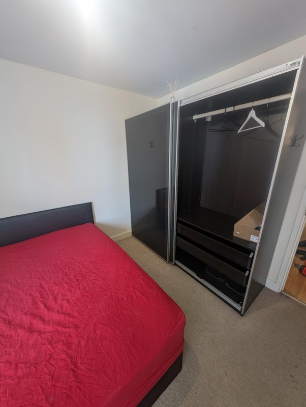 Room Blackwall Way in Greater London