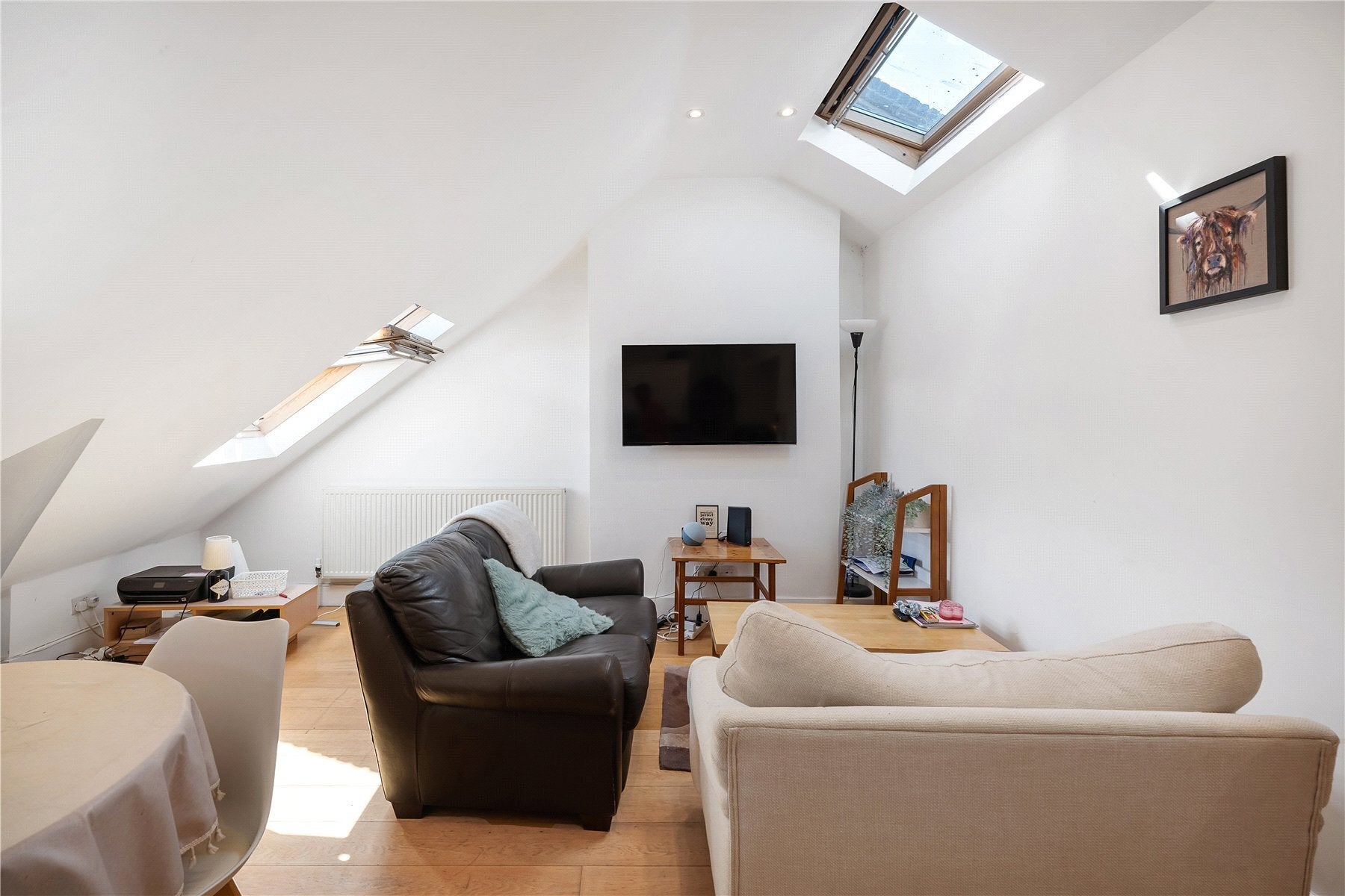 Flat Killyon Road in Greater London