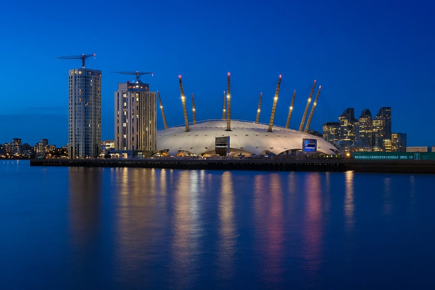 Flat Cold Harbour in Greater London