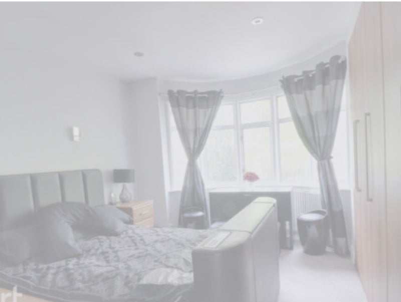 Room St Bernards Road in Slough