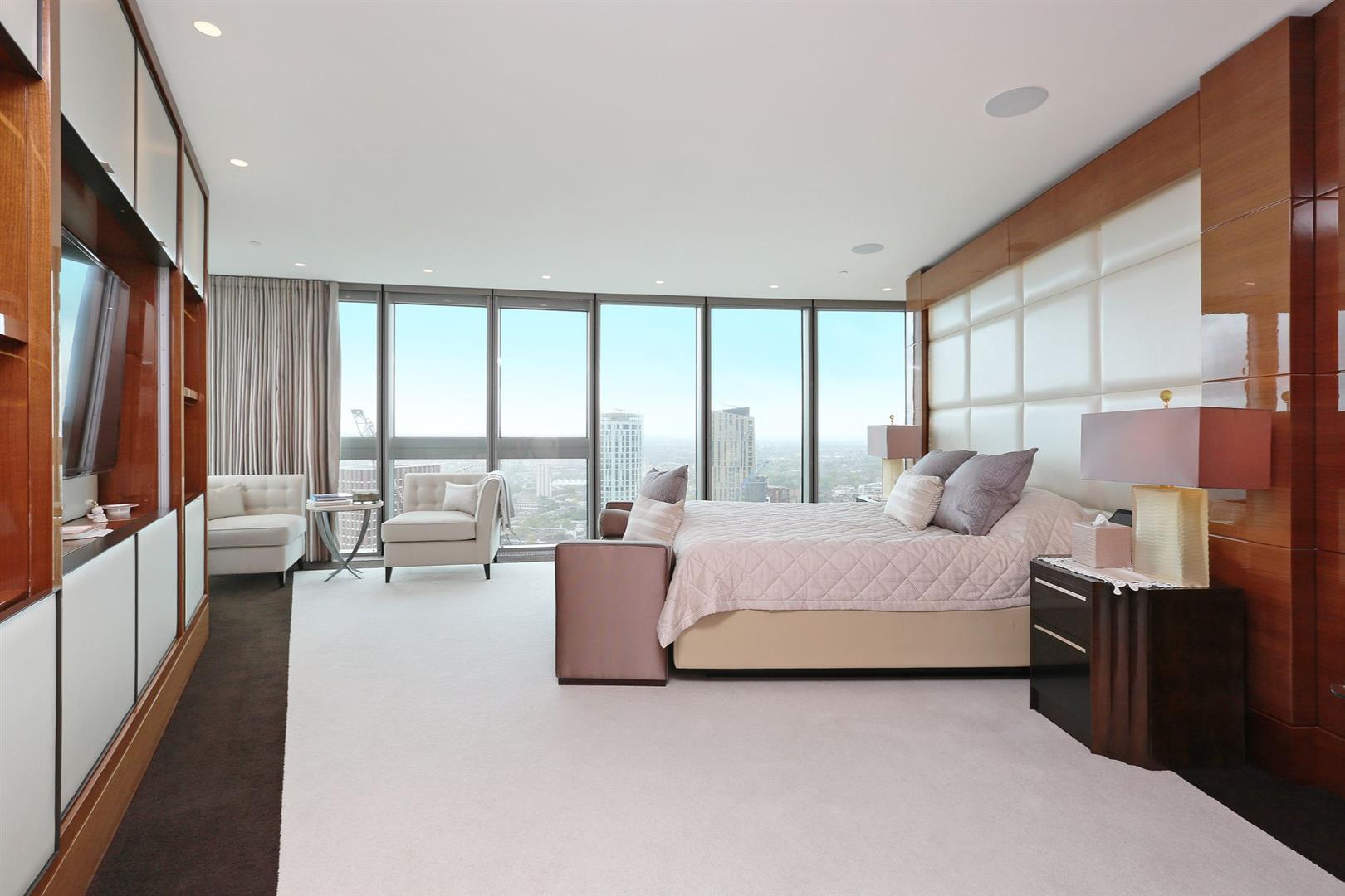 Flat Nine Elms Lane in Greater London