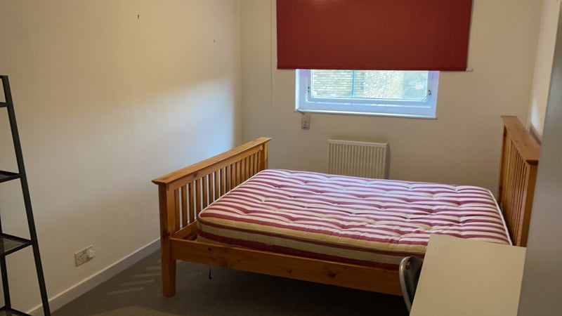 Room Rochelle Close in Greater London