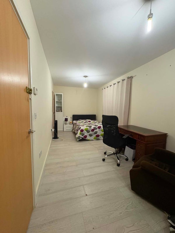 Room Fisher Close in Greater London