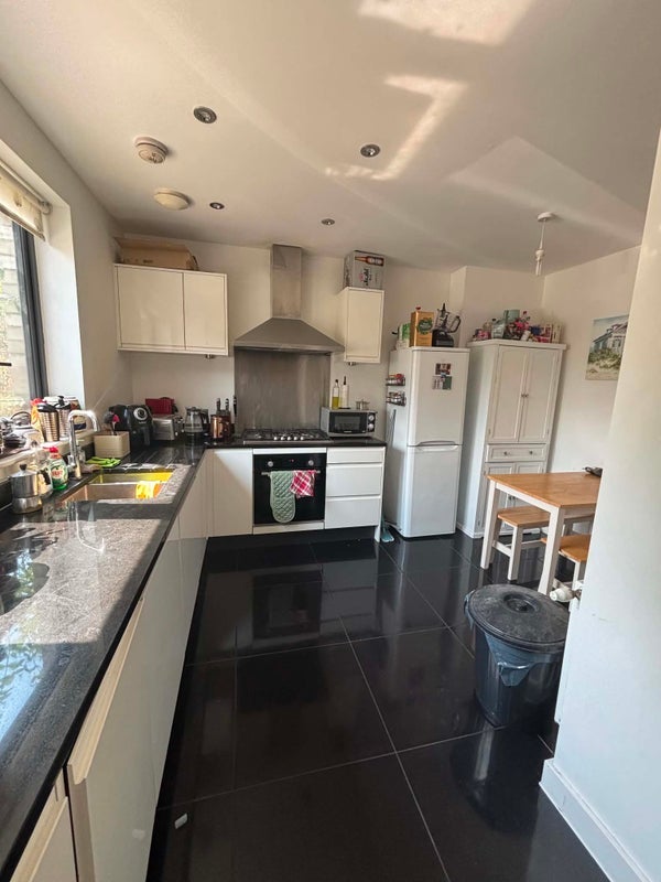 Room Fisher Close in Greater London