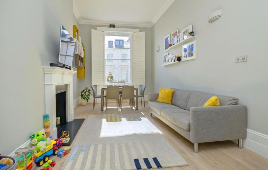 Flat Belsize Square in London