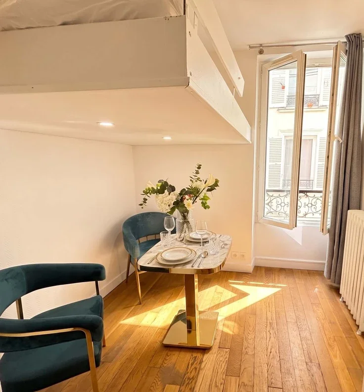 Flat Passage Cardinet in Paris